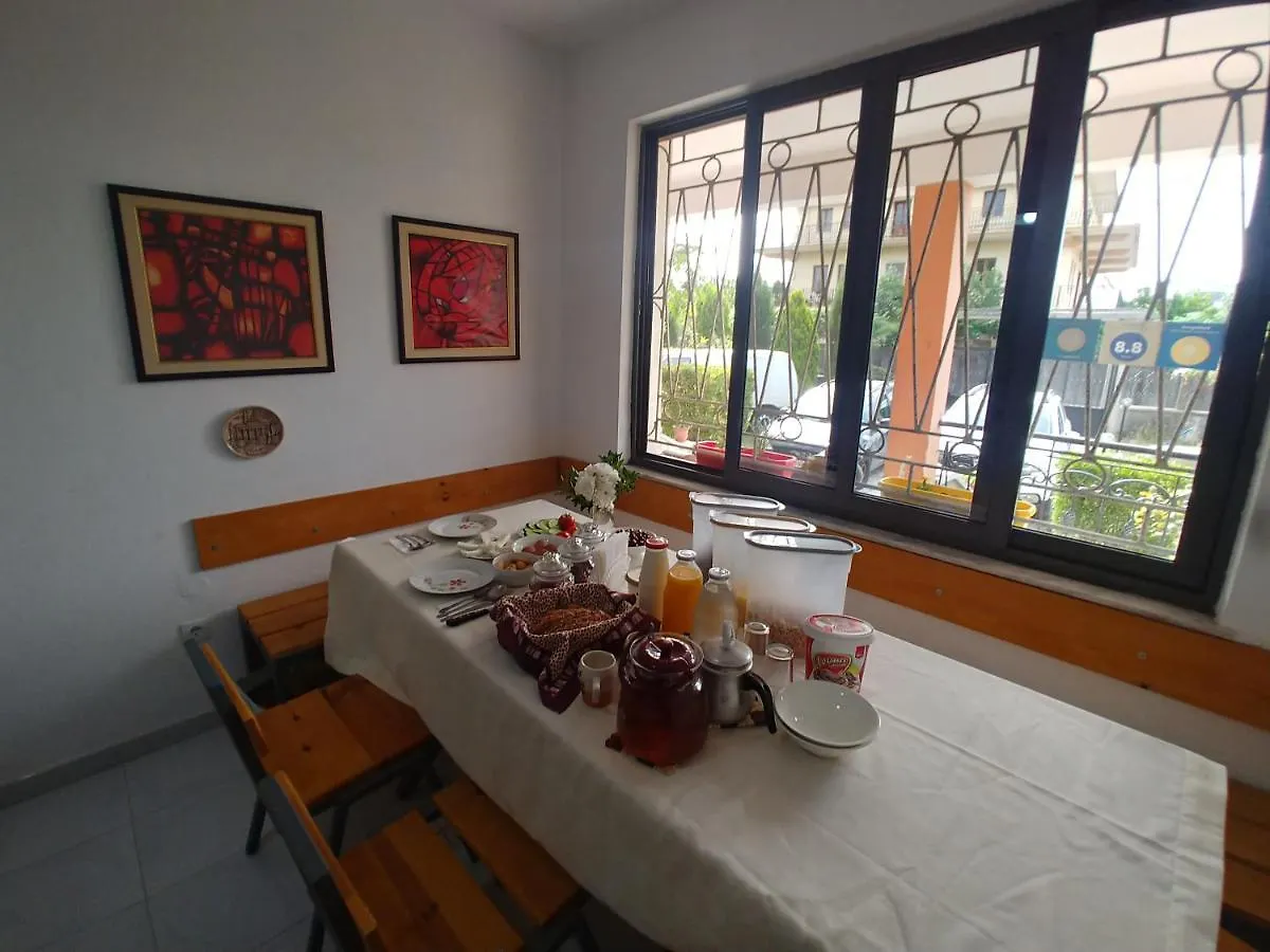 Green Garden Guesthouse Shkodra 3*,